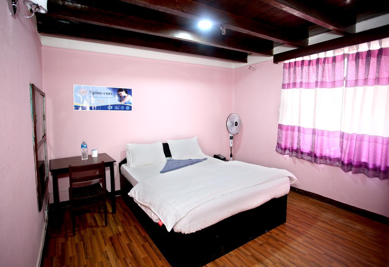 Mitra Garden Inn Kathmandu Exteriör bild