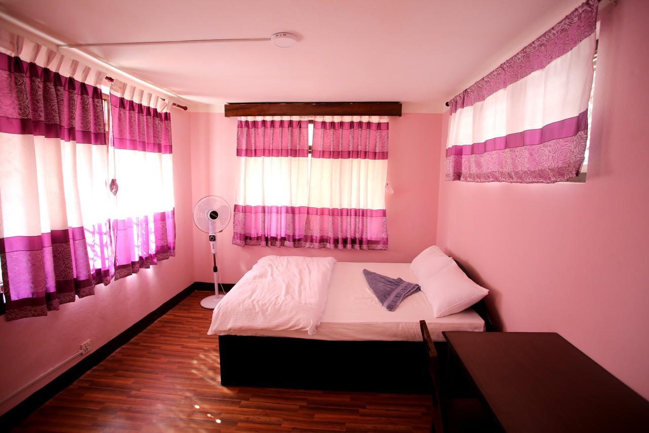 Mitra Garden Inn Kathmandu Exteriör bild